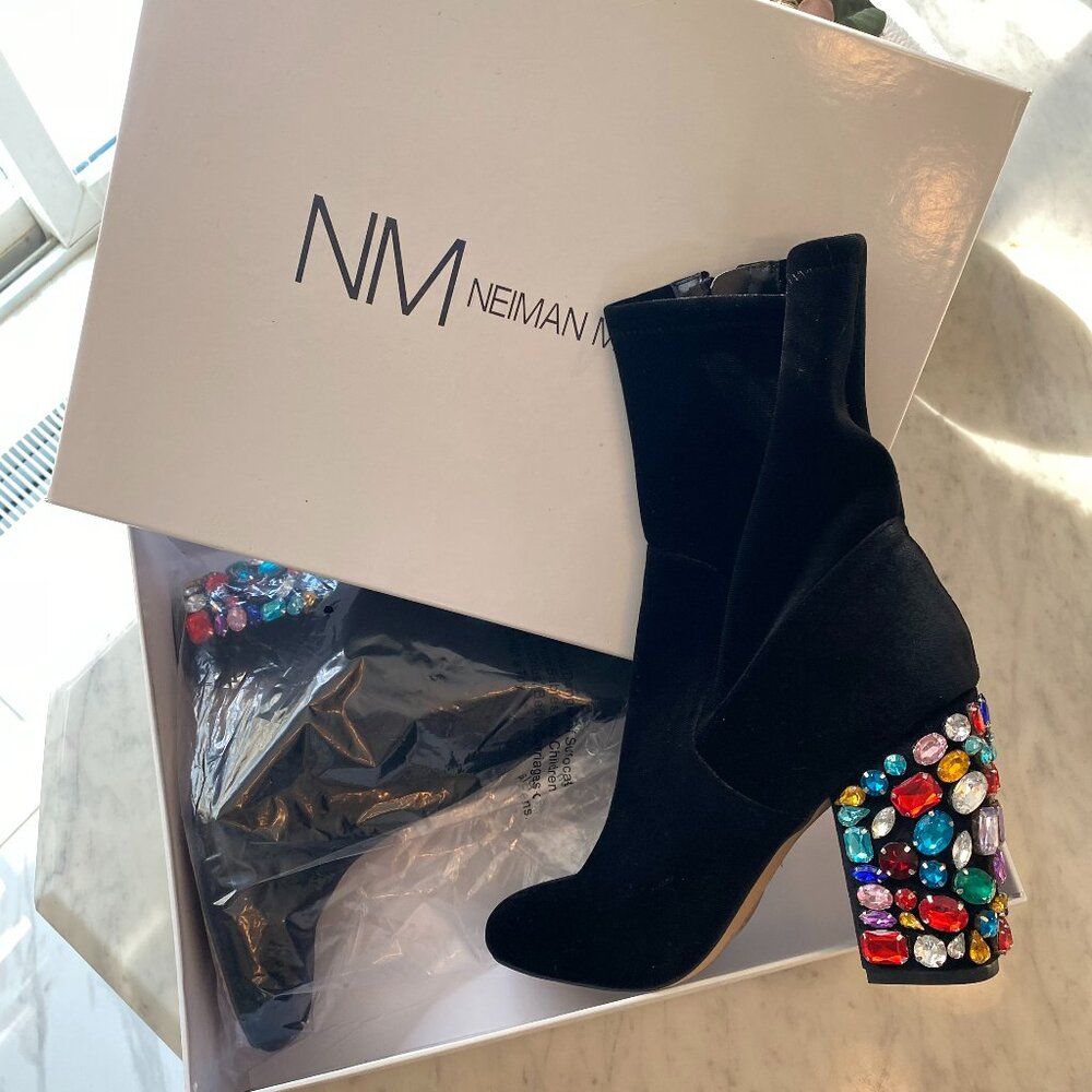 Neiman Marcus (NWT) Boots (Size 11)